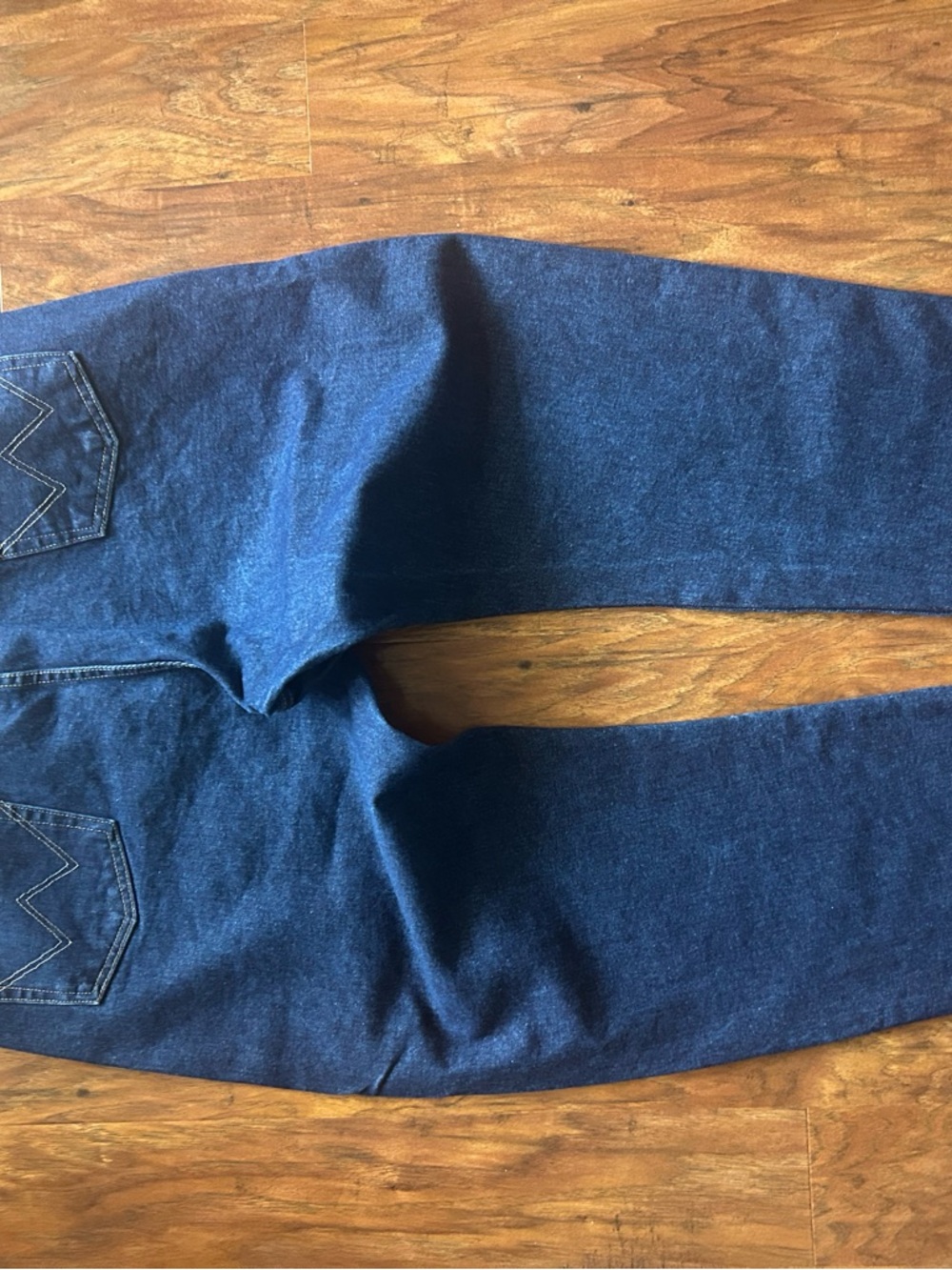 Wrangler Men's Relaxed Fit Dark Blue Denim Jeans - Picture 10 of 11